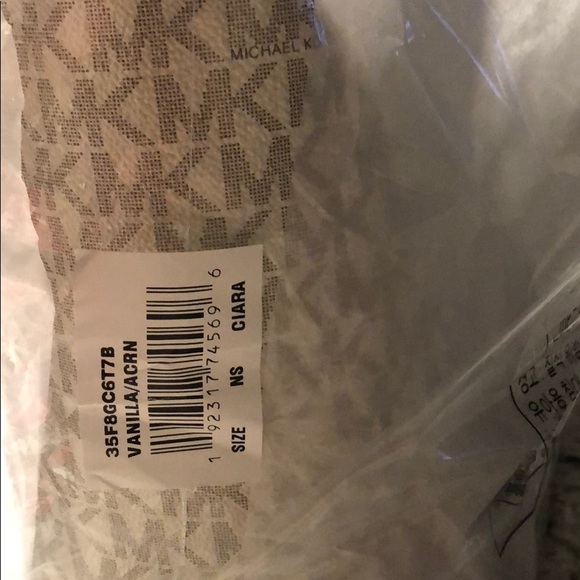 🆕MiCHAEL KORS large signature tote 👜 - Picture 5 of 7